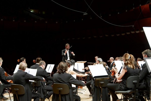 José Antonio Montaño Director de Orquesta